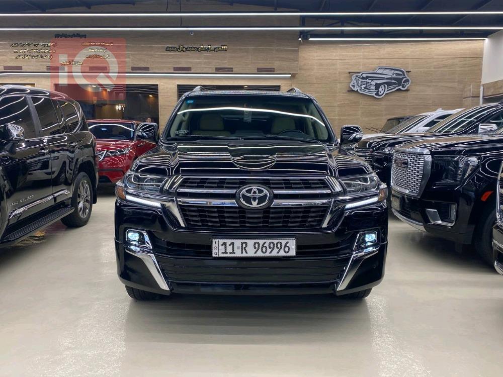 تۆیۆتا لاند کروزەر